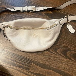 Pebble, leather coach, cream colored bum bag with gold detailing